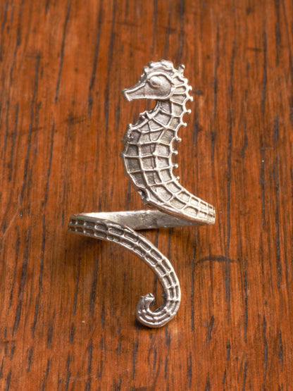 beautiful; sea horse design wrap around silver ring